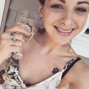 Meet your Posher, Mave